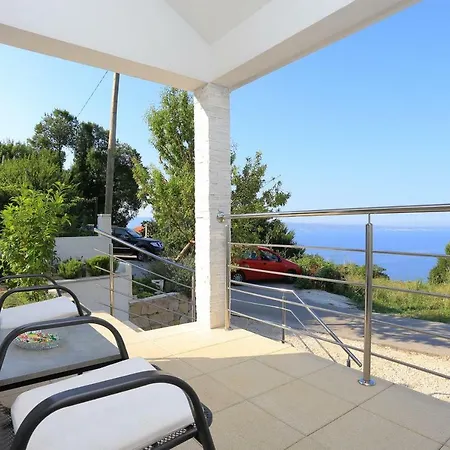 別荘 Family Friendly House With A Swimming Pool Podstrana, Split - 17804